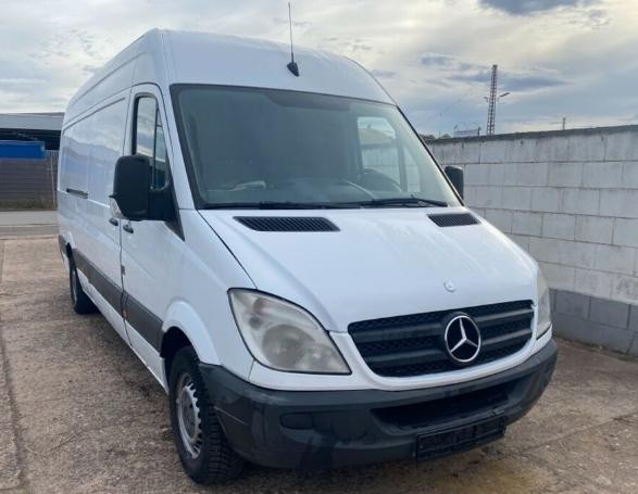car shipping to Africa - Mercedes Van - MMC99F