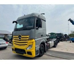 Mercedes Head Truck