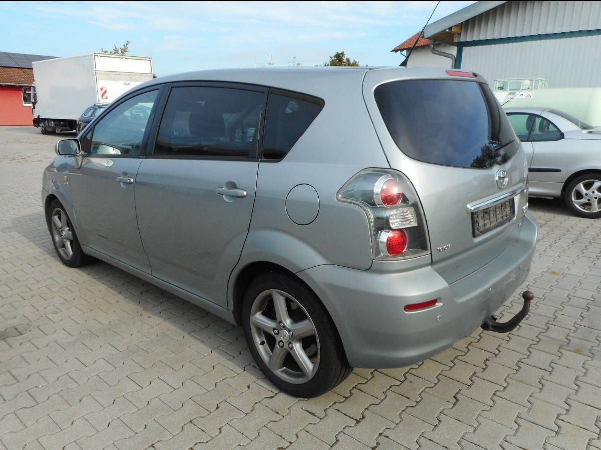 Toyota Corolla Verso. TCR564