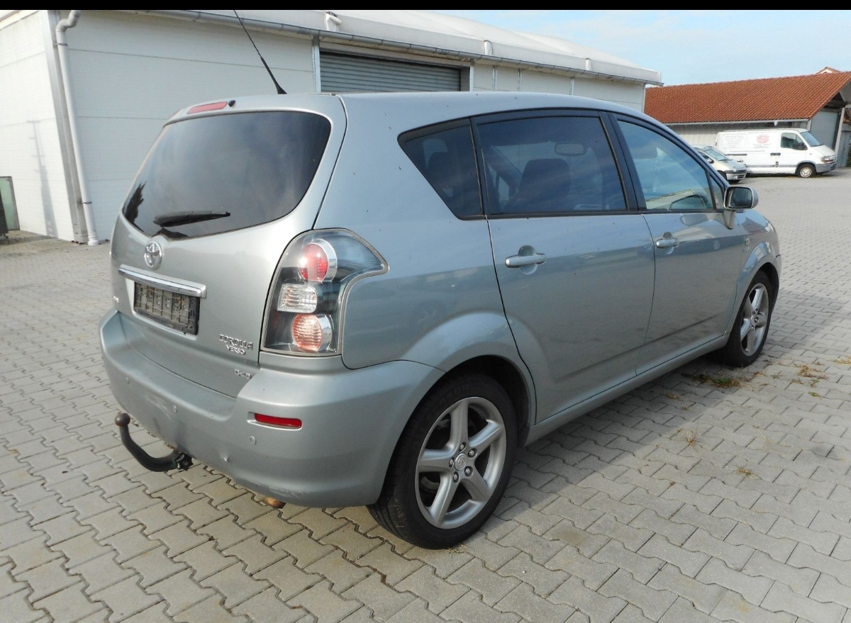 Toyota Corolla Verso. TCR564